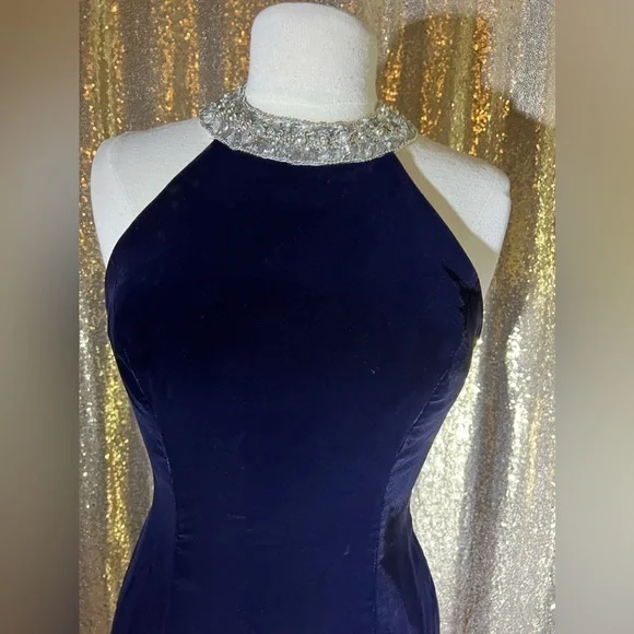 Vintage long velvet dress - Picture 3 of 8